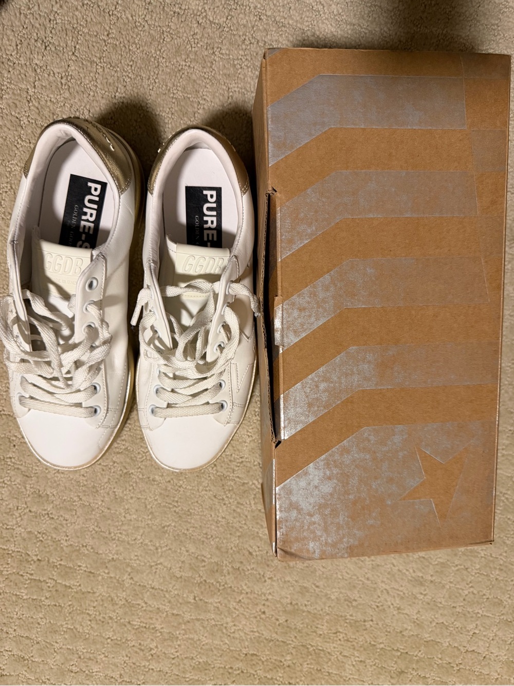 NEW Golden Goose White Leather Sneakers with Metallic Gold Soles - Picture 2 of 8